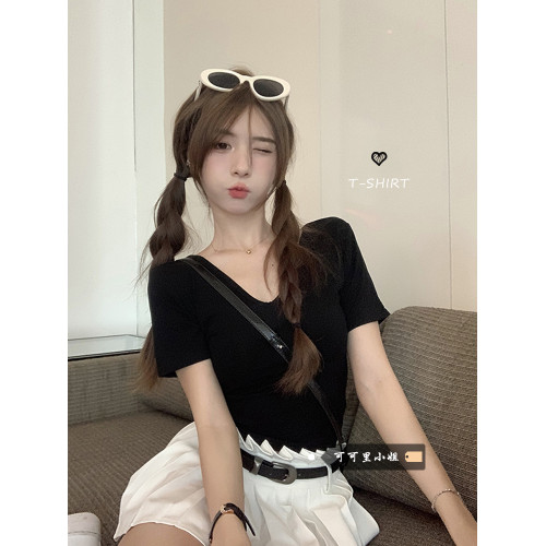 V領夏日多巴胺穿搭辣妹黑色T恤
