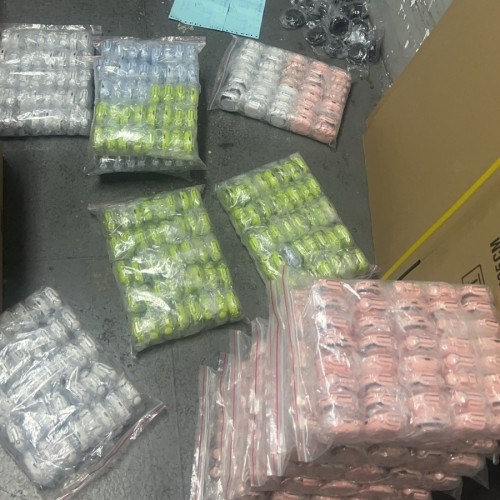 機客AIR31數顯TWS無線藍牙耳機入耳式雙邊立體聲自帶充電倉