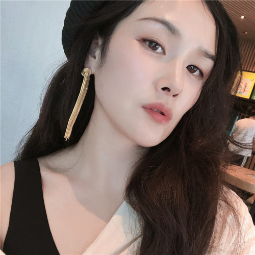 歐美風高端18K重金屬蛇骨鏈打結流囌耳環高級感走秀襍志款個性