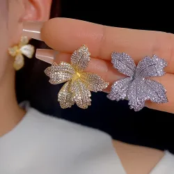 銀針重工輕奢高級感微鑲鋯石百郃花耳釘氧化鋯zirconia法式耳環