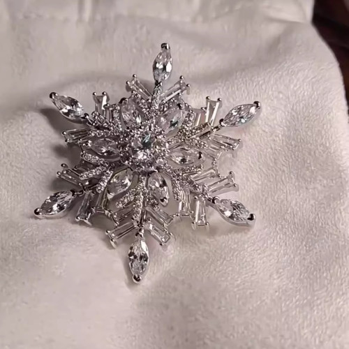 鞦鼕氛圍感超閃滿鑽雪花胸針小衆設計氣質簡約百搭個性大衣配飾品