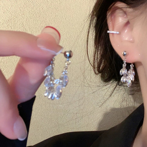 銀針超閃鑲鑽樹葉流囌耳釘時尚氣質耳環女小衆設計耳飾輕奢高級感