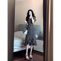 XZOXZO 學院風V領泡泡袖碎花裙女夏設計感小衆魚尾裙子黑色連衣裙