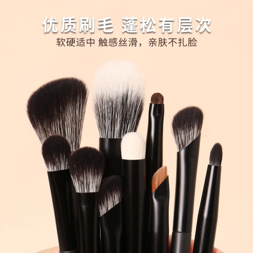 超級實用的化妝套刷！雙頭可攜式眼影刷動物毛出差旅行化妝專用工具