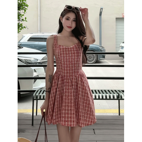 粉色愛心格子吊帶連衣裙女2025夏季新款法式氣質顯瘦收腰A字短裙