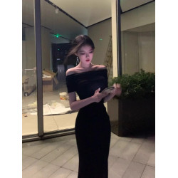 黑色一字肩連衣裙女初夏穿搭禦姐高級感收腰中長裙法式短袖包臀裙
