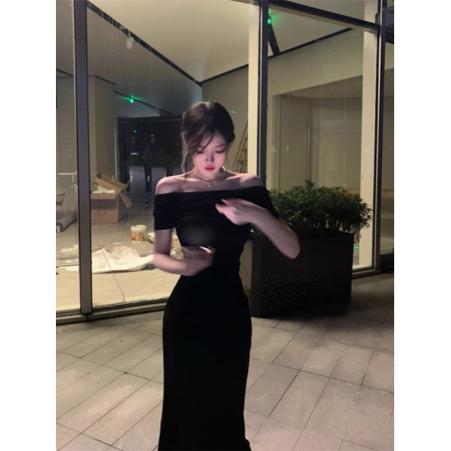 黑色一字肩連衣裙女初夏穿搭禦姐高級感收腰中長裙法式短袖包臀裙