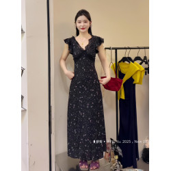 法式小飛袖黑色v領碎花連衣裙子女夏季2025新款夏日絕美蕾絲長裙