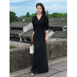 法式赫本風黑色綁帶V領連衣裙女2025夏季新款氣質輕奢高級感長裙