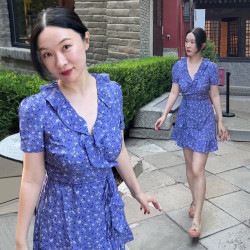 霍思燕同款紫色印花V領荷葉邊連衣裙女夏收腰顯瘦短裙子系帶裹裙