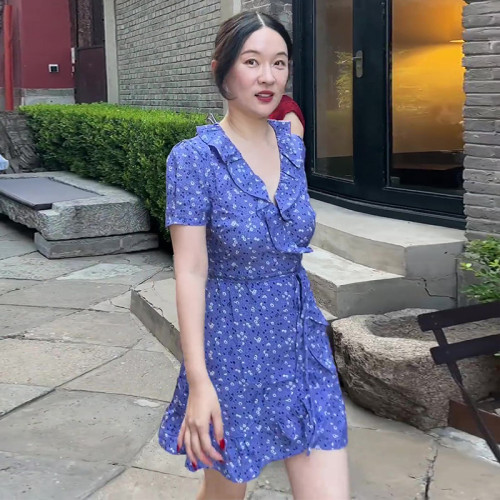 霍思燕同款紫色印花V領荷葉邊連衣裙女夏收腰顯瘦短裙子系帶裹裙