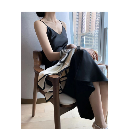 Ariseism 美式復古設計感掛脖吊帶連衣裙女夏2025新款修身長裙子