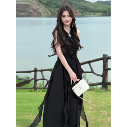 法式黑色高級感荷葉邊掛脖連衣裙女夏季海邊度假風收腰顯瘦長裙子