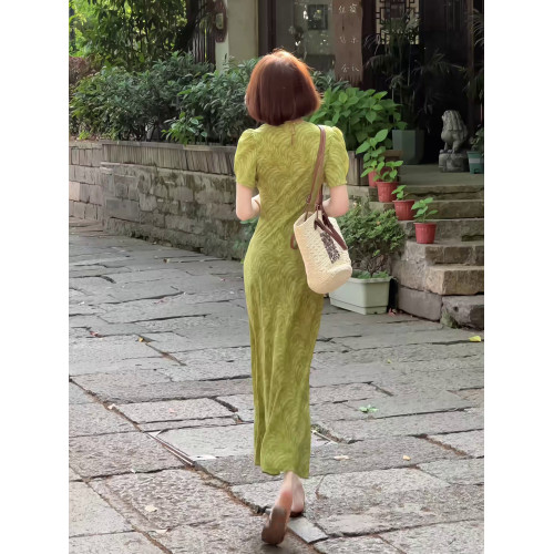 綠色連衣裙女2025年夏季新款今年流行爆款巨好看修身顯瘦暈染長裙