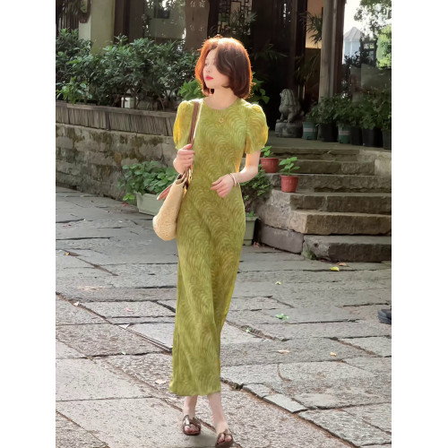 綠色連衣裙女2025年夏季新款今年流行爆款巨好看修身顯瘦暈染長裙