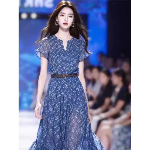 歐洲站夏季女裝2025新款法式高級感碎花長裙子氣質v領藍色連衣裙