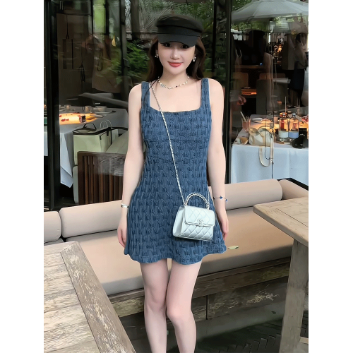 純欲別致小個子無袖吊帶連衣裙女2025年夏季新款氣質收腰顯瘦短裙