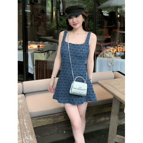 純欲別致小個子無袖吊帶連衣裙女2025年夏季新款氣質收腰顯瘦短裙