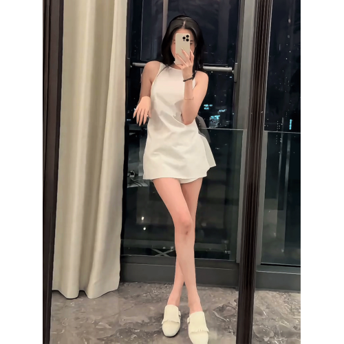 白色無袖高級感背心連衣裙女2025夏季新款辣妹氣質收腰小個子短裙