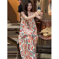 波西米亞度假風氣質吊帶連衣裙女2025夏季新款法式復古高級感長裙