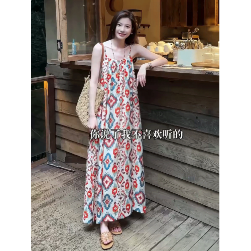 波西米亞度假風氣質吊帶連衣裙女2025夏季新款法式復古高級感長裙