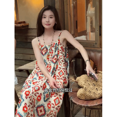波西米亞度假風氣質吊帶連衣裙女2025夏季新款法式復古高級感長裙
