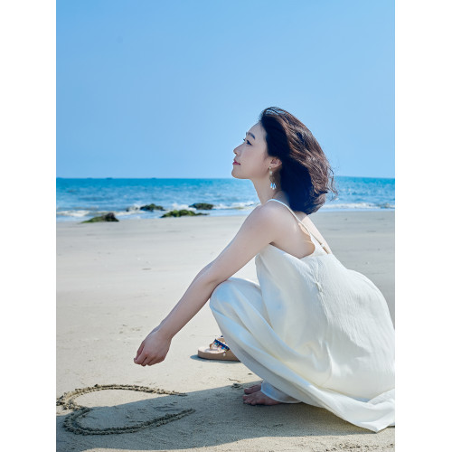 白色吊帶露背沙灘裙女超仙三亞海島絕美穿搭海邊度假連衣裙高級感