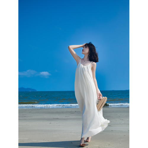 白色吊帶露背沙灘裙女超仙三亞海島絕美穿搭海邊度假連衣裙高級感