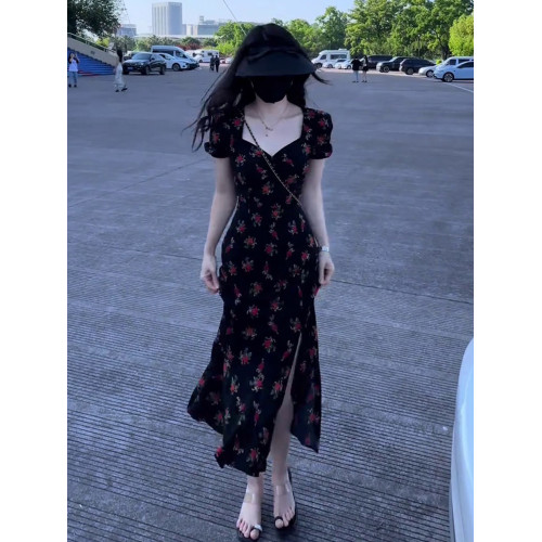 黑色碎花連衣裙女2025夏季新款法式復古赫本風魚尾裙修身顯瘦長裙