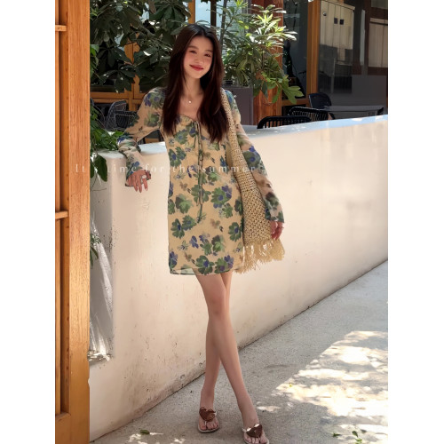 2025夏季復古美拉德綠色長袖收腰碎花連衣裙女氣質高級短款裙子