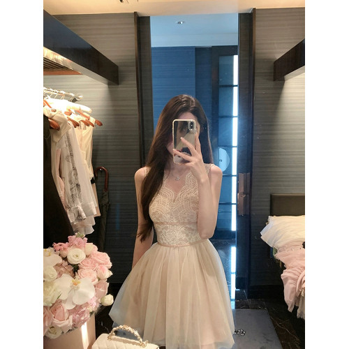 純欲性感蕾絲連衣裙女夏裝高級感氣質收腰溫柔風杏色無袖短裙