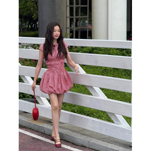 虞書訢同款2025新款紅色格子松緊收腰花苞小個子連衣裙女夏季短裙