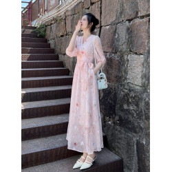 粉色碎花連衣裙女2025夏季新款小衆設計感氣質收腰顯瘦長裙大裙擺