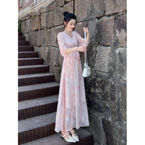 粉色碎花連衣裙女2025夏季新款小衆設計感氣質收腰顯瘦長裙大裙擺