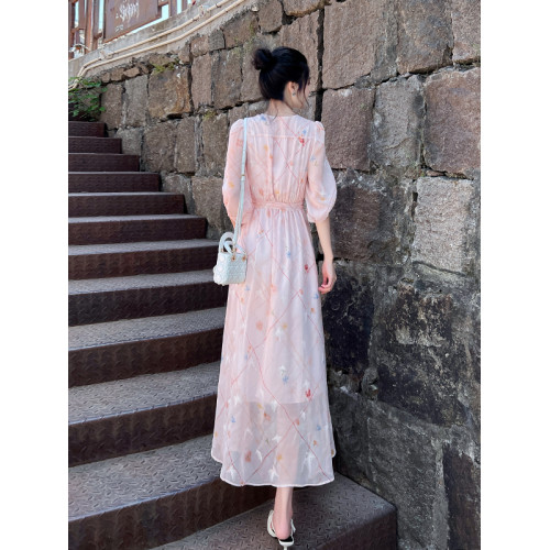 粉色碎花連衣裙女2025夏季新款小衆設計感氣質收腰顯瘦長裙大裙擺