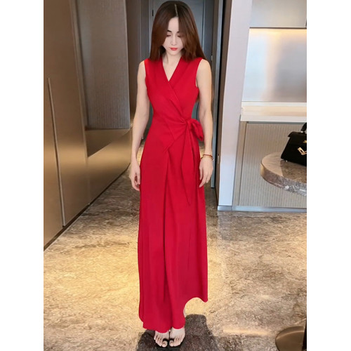 赫本風無袖v領黑色連衣裙女夏季新款高級感法式綁帶收腰絕美長裙