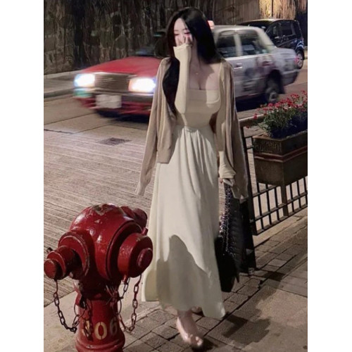 韓國東大門新款氣質溫柔性感辣妹顯身材U領低胸顯胸長袖連衣裙潮