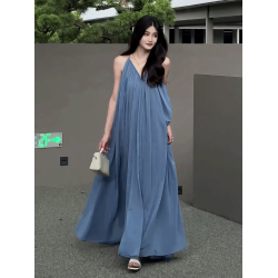 法式別致絕美吊帶連衣裙女2025夏季新款海邊沙灘度假寬松露背長裙