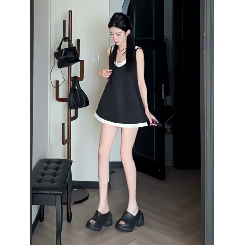法式高級感黑色背心連衣裙女夏季新款小衆設計感寬松a字短款裙子
