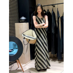 韓版氣質高級感條紋背心連衣裙女2025春夏新款寬松遮肉顯瘦直筒裙