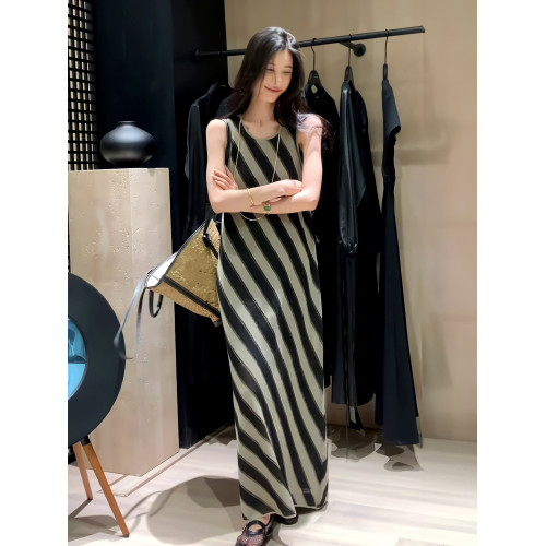 韓版氣質高級感條紋背心連衣裙女2025春夏新款寬松遮肉顯瘦直筒裙