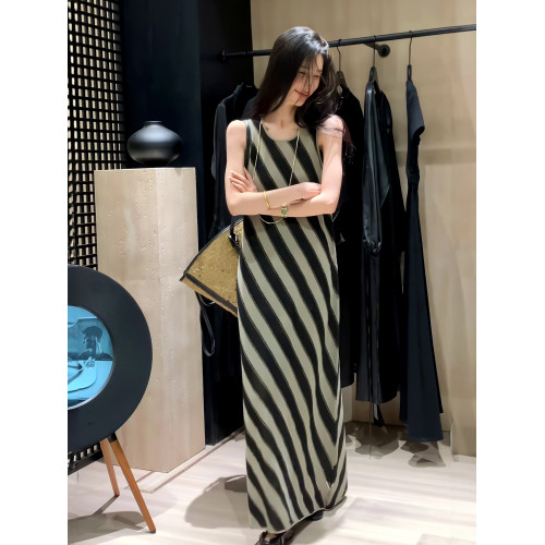 韓版氣質高級感條紋背心連衣裙女2025春夏新款寬松遮肉顯瘦直筒裙