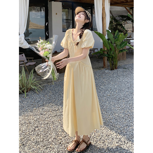 黃色絕美連衣裙夏2025新款氣質溫柔風泡泡袖V領別致收腰顯瘦裙子
