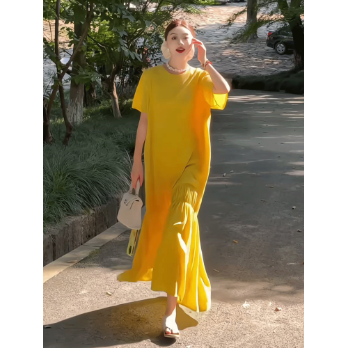 韓系純色圓領下擺壓褶短袖連衣裙女2025夏季新款寬松顯瘦過膝長裙