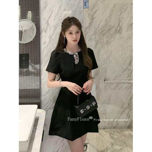 FanyFloss小香風收腰釘鑽鏤空連衣裙女夏法式鑲鑽度假顯瘦小黑裙