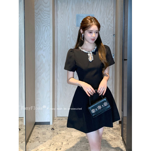 FanyFloss小香風收腰釘鑽鏤空連衣裙女夏法式鑲鑽度假顯瘦小黑裙