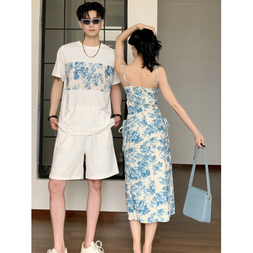 很仙的情侶裝夏裝一衣一裙青花瓷碎花女吊帶連衣裙男t恤2024新款