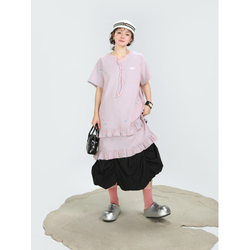 嬉遊記原創2025新款開口笑破洞花邊T恤裙女寬松遮肉H型直筒連衣裙