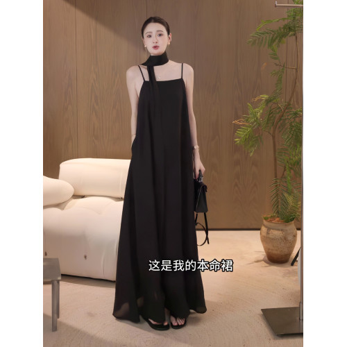 高級感優雅氣質醋酸緞面吊帶連衣裙女夏季新款時尚簡約風黑色長裙