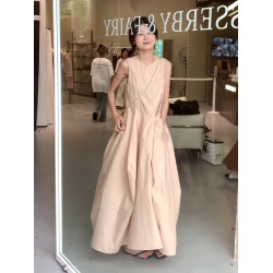 設計感粉色無袖背心連衣裙女夏季2025新款網紅氣質收腰花苞長裙子